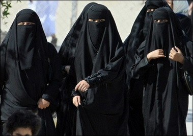 saudi-women-outraged